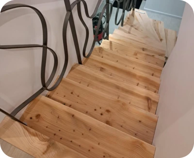image illustrant un escalier en bois