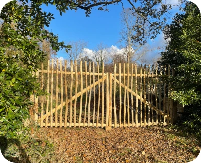 image illustrant portails doubles vantaux en bois